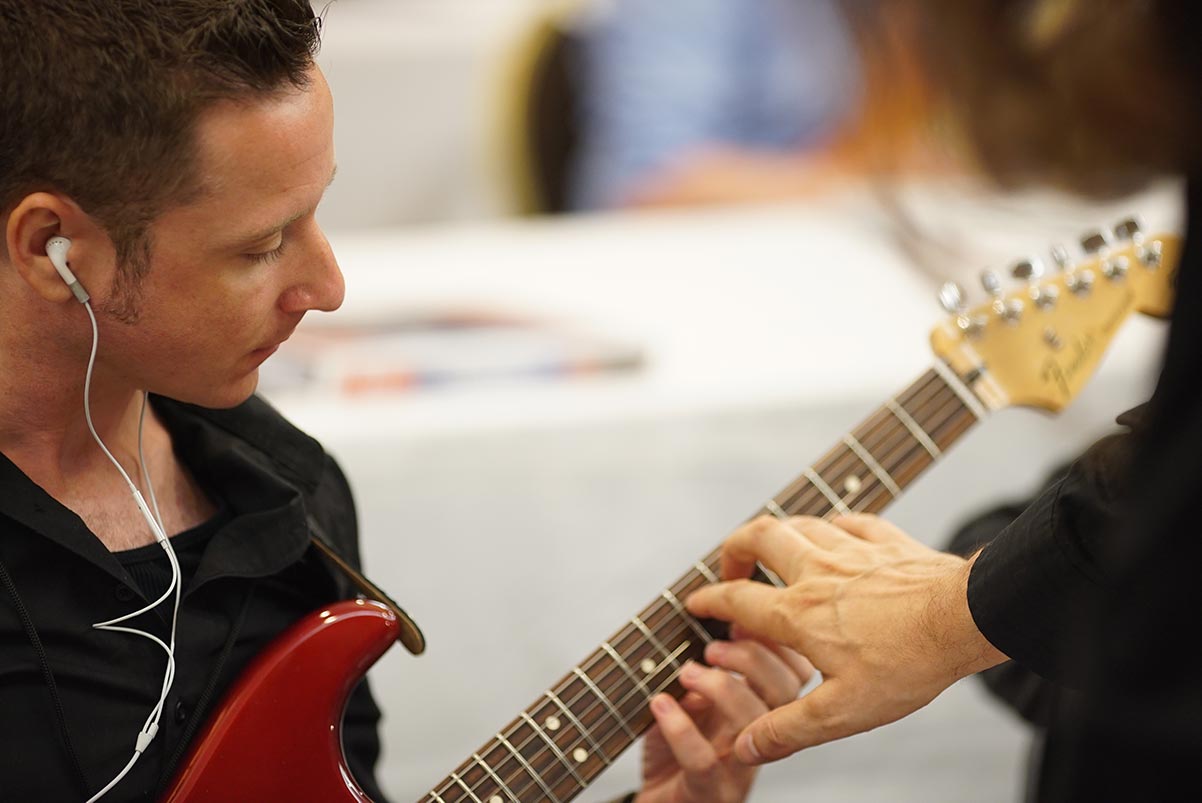 how to become a guitar teacher